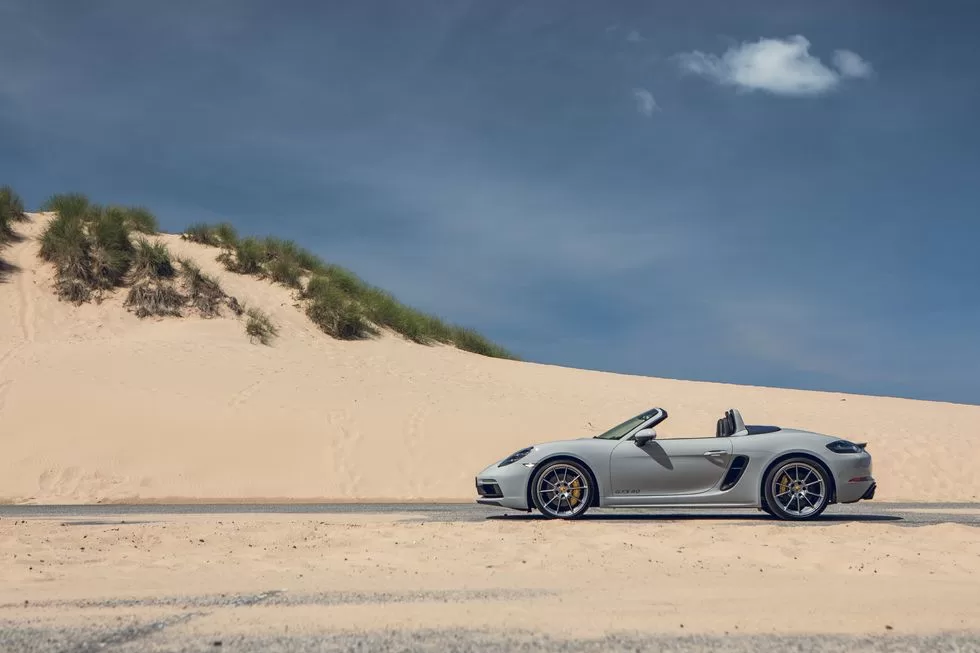 2020-porsche-718-boxster-gts-4l-363-hdr-1599591580