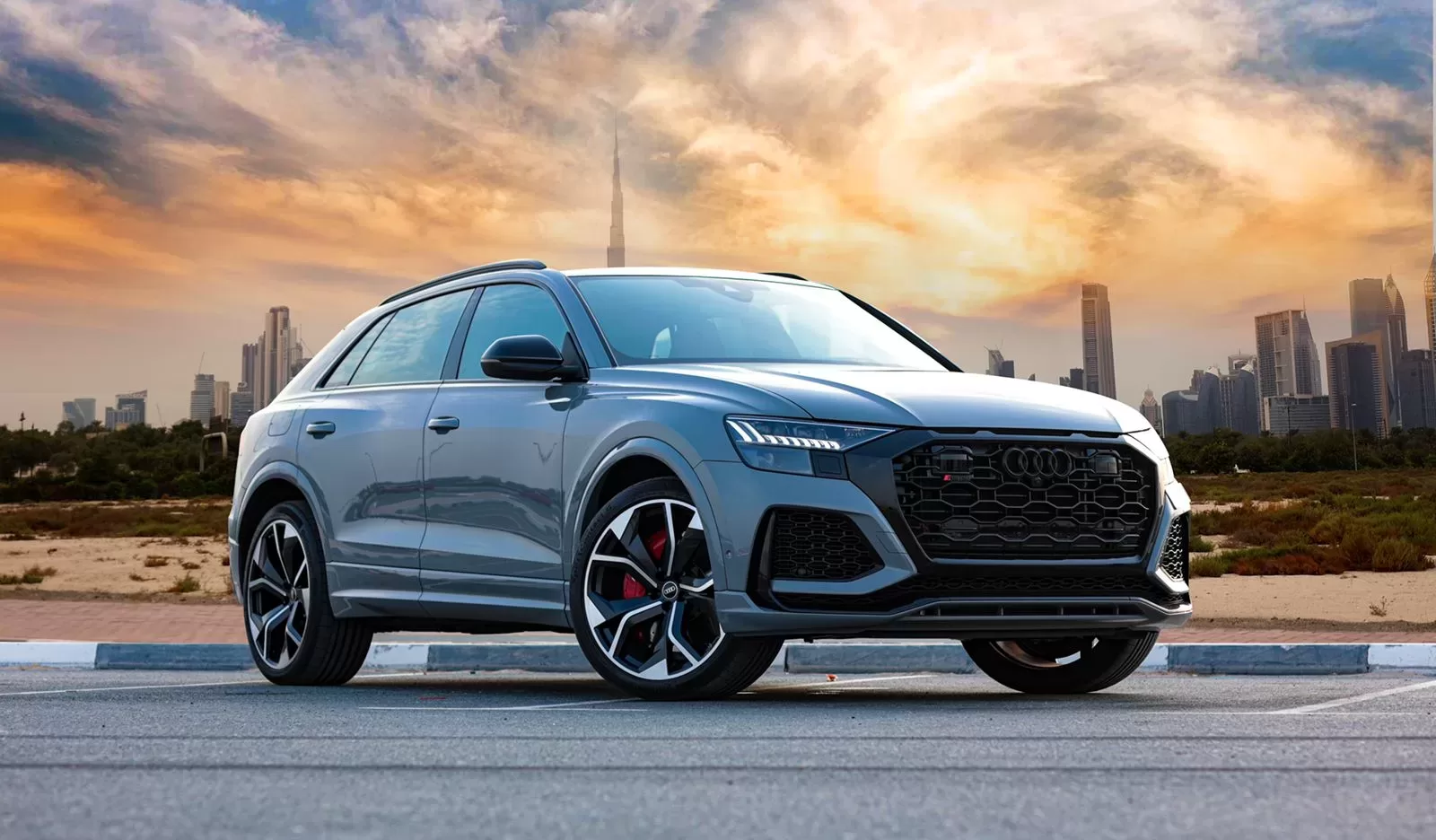 RENT-AUDI-RSQ8-IN-DUBAI-1